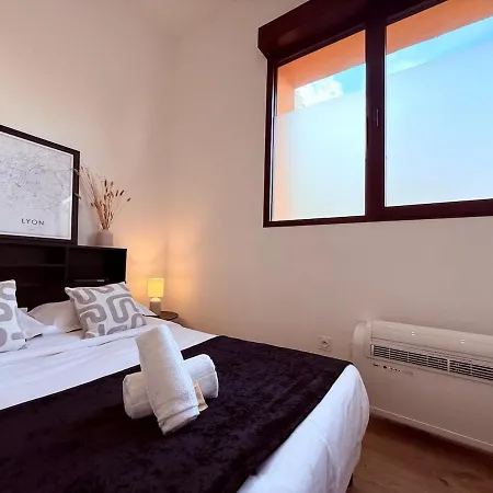 Appartement Miribel 2 - - Jean Mace